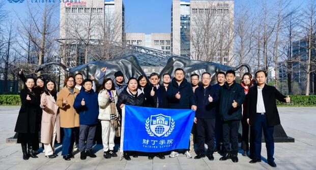 课间合影 · 课堂瞬间 · 知识与友谊同步发生